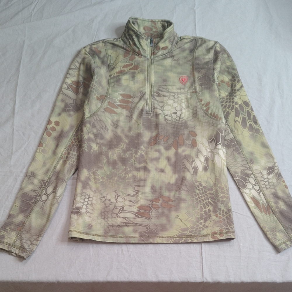Ariat Women’s Camo-Pattern Half-Zip Pullover in Green and Brown